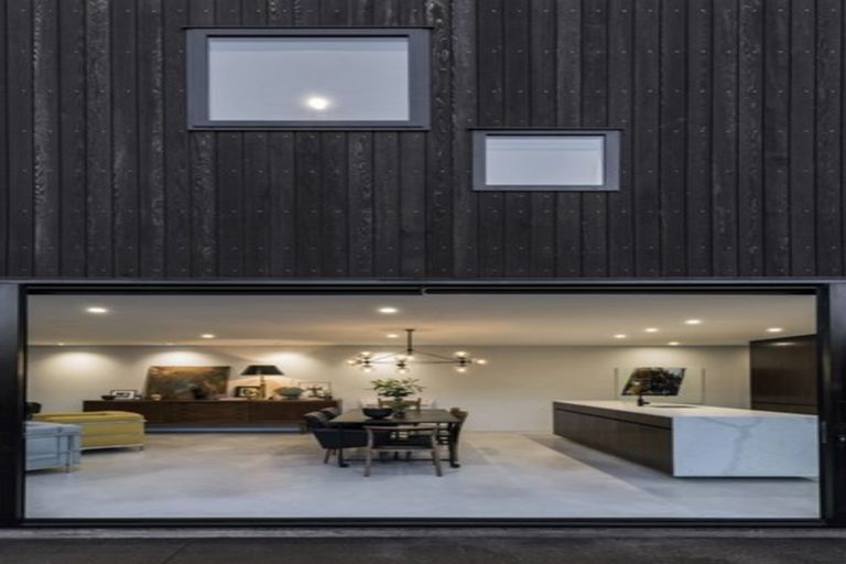 Photo of property in 12 Edgeware Road, St Albans, Christchurch, 8014