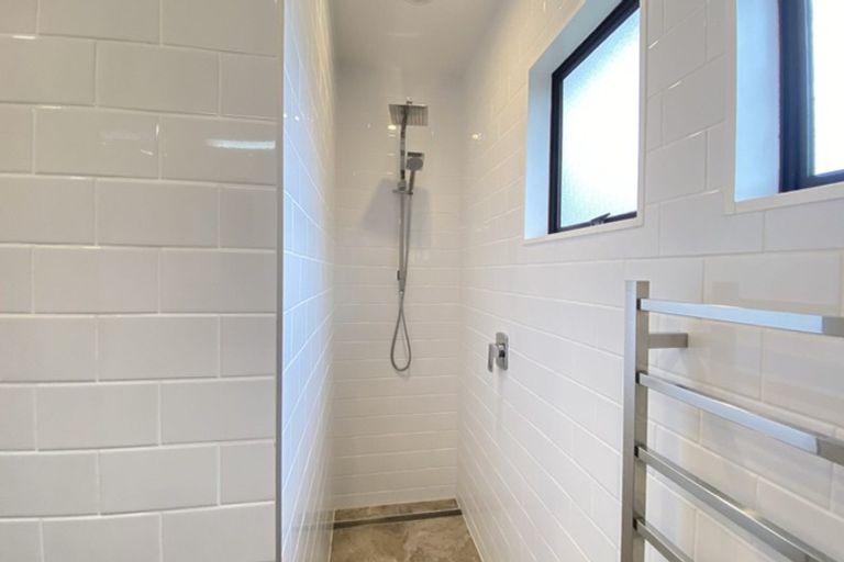 Photo of property in 4/390 West Coast Road, Glen Eden, Auckland, 0602