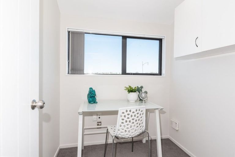 Photo of property in 63 Lake Panorama Drive, Henderson, Auckland, 0612