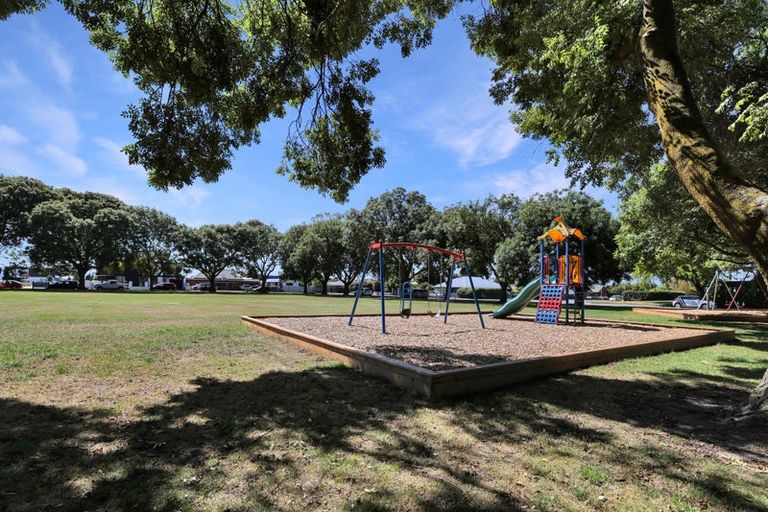 Photo of property in 17 Mona Square, Ashburton, 7700