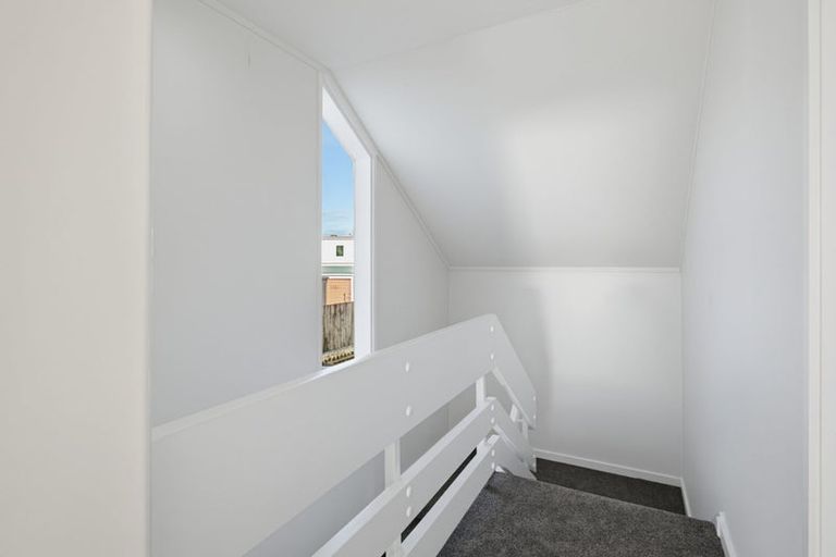 Photo of property in 1/163 Rongotai Road, Rongotai, Wellington, 6022