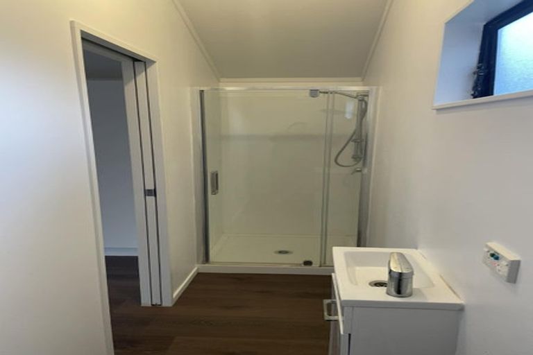 Photo of property in 33 Mahara Avenue, Birkenhead, Auckland, 0626