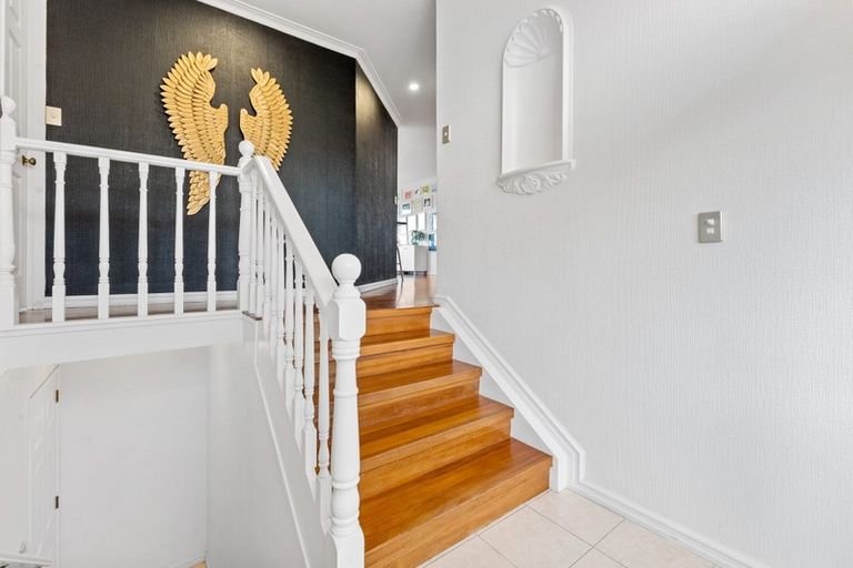 Photo of property in 10 Ballini Rise, West Harbour, Auckland, 0618