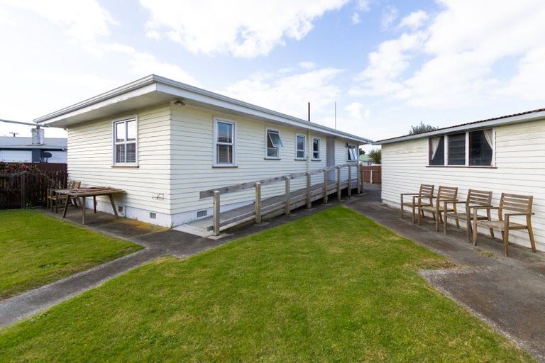 Photo of property in 32 Trinity Crescent, Pirimai, Napier, 4112
