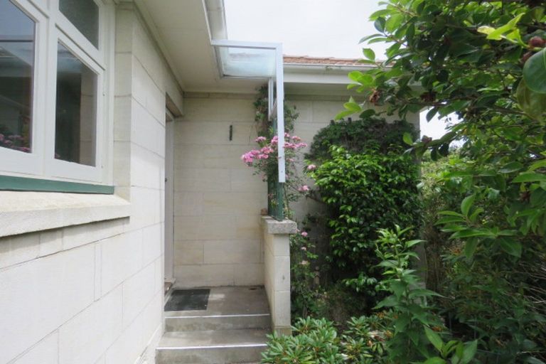 Photo of property in 12 Ure Street, South Hill, Oamaru, 9400