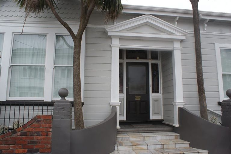 Photo of property in 1 Caroline Street, Mount Victoria, Wellington, 6011