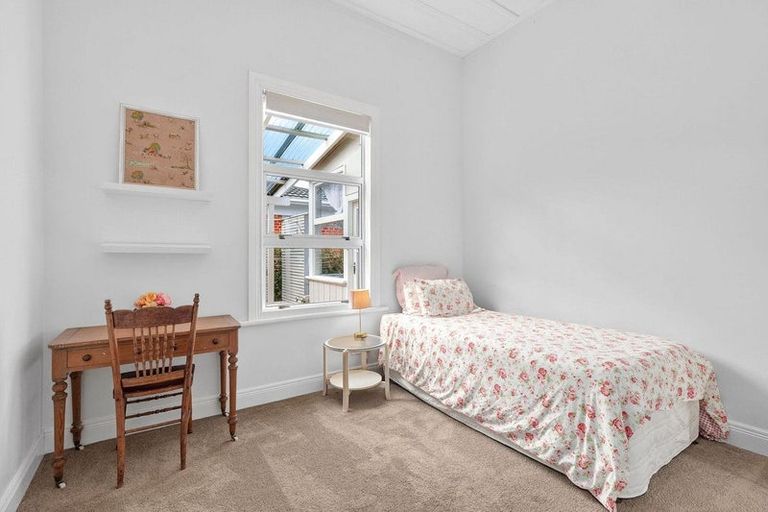 Photo of property in 30 Clare Street, Cambridge, 3434