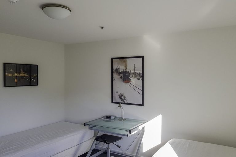 Photo of property in Montreaux Apartments, 5a/164 The Terrace, Wellington Central, Wellington, 6011