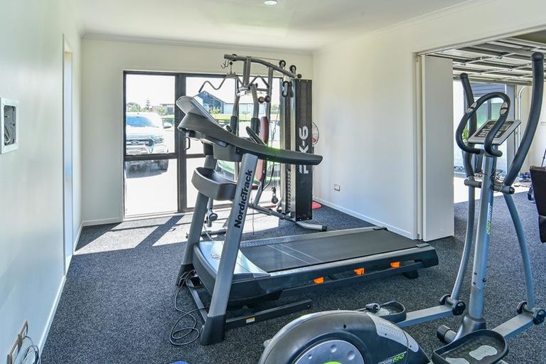 Photo of property in 6 Coach Road, Kingseat, Papakura, 2580