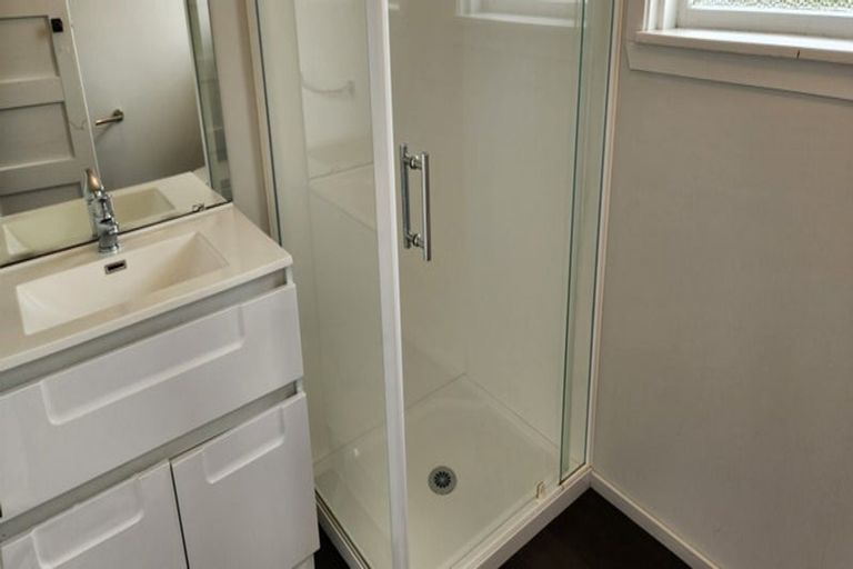 Photo of property in 21 Ballantyne Avenue, Upper Riccarton, Christchurch, 8041