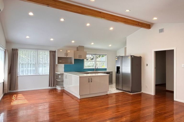 Photo of property in 21 Shanaway Rise, Hillcrest, Auckland, 0627