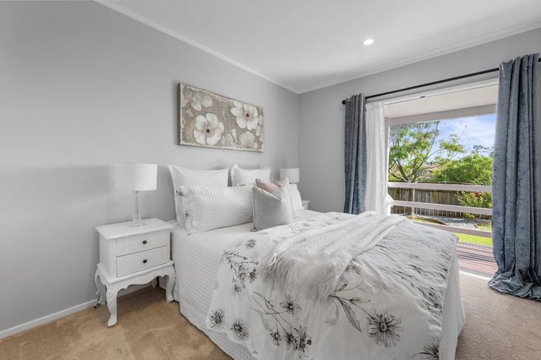 Photo of property in 12 Nedlands Place, Burswood, Auckland, 2013