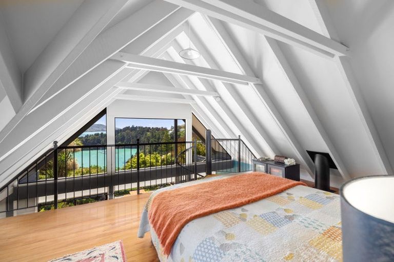 Photo of property in 5 Te Ara Crescent, Diamond Harbour, Lyttelton, 8971