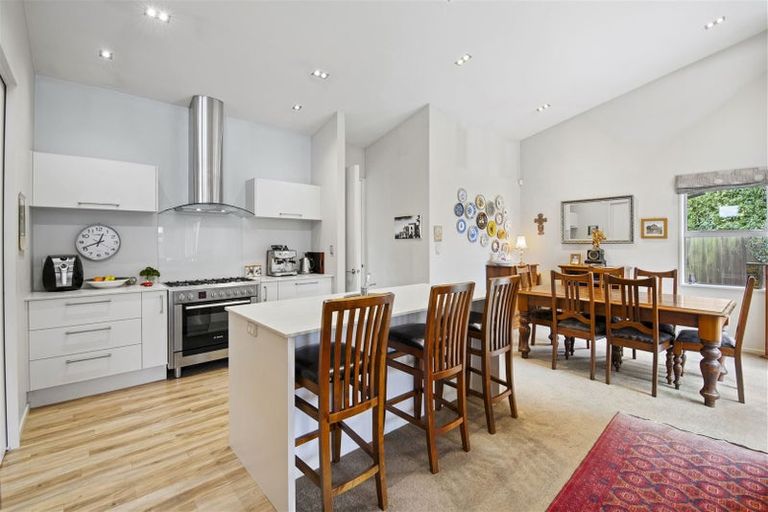 Photo of property in 6 Federer Lane, Bishopdale, Christchurch, 8053