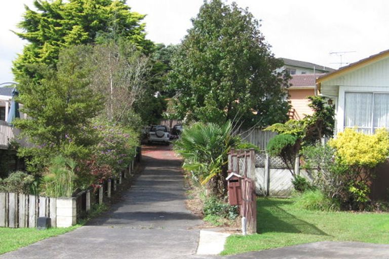 Photo of property in 40 Claverdon Drive, Massey, Auckland, 0614