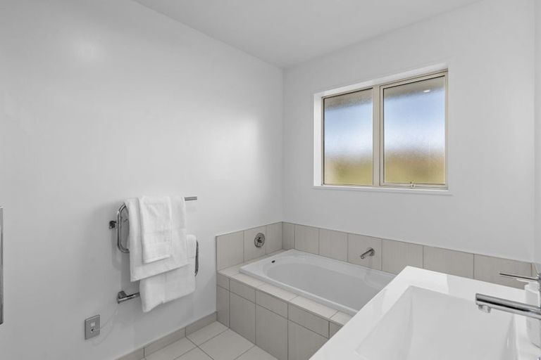Photo of property in 1 Eliza Place, Aidanfield, Christchurch, 8025