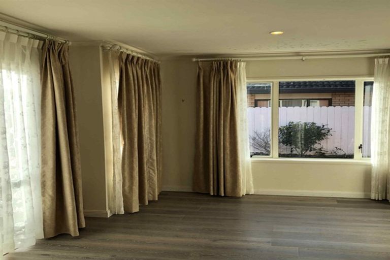 Photo of property in 13 Belcoo Crescent, East Tamaki, Auckland, 2013