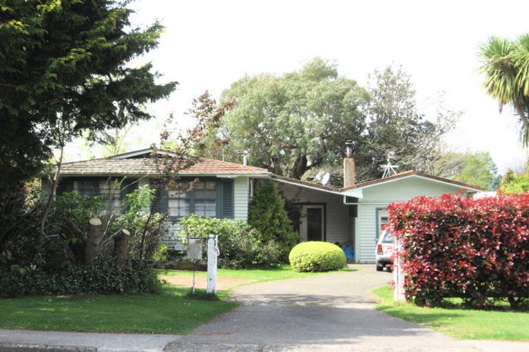 Photo of property in 102 Grand Vue Road, Kawaha Point, Rotorua, 3010