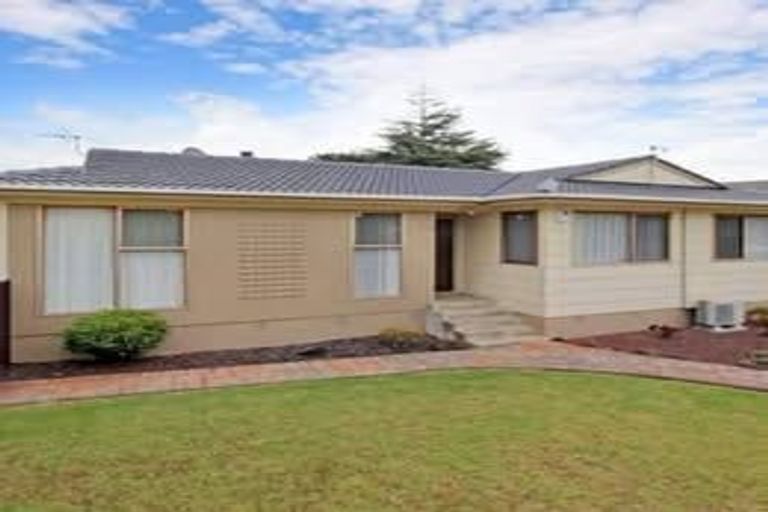 Photo of property in 10 Luanda Drive, Ranui, Auckland, 0612