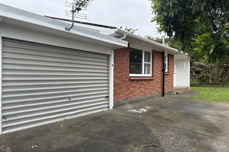 Photo of property in 2/5 Wilmshurst Place, Tawa, Wellington, 5028