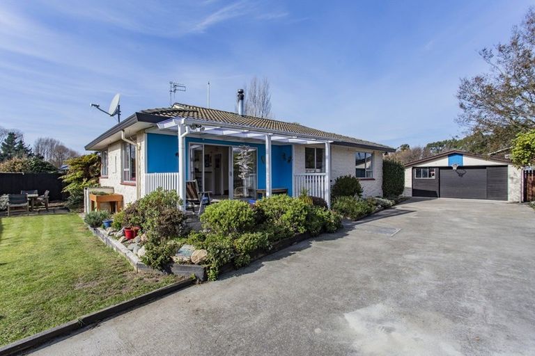 Photo of property in 3 Mckenzie Place, Waikuku Beach, 7402