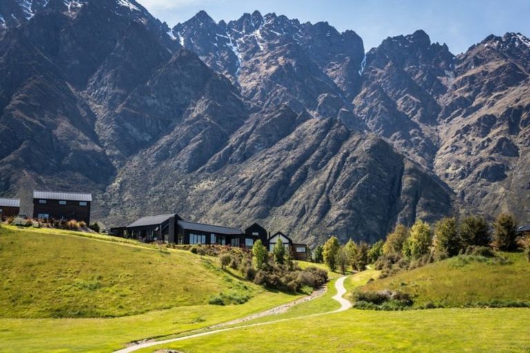 Photo of property in 14b Kinross Lane, Jacks Point, Queenstown, 9371