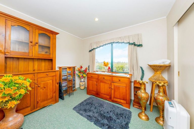 Photo of property in 2a Waiari Road, Conifer Grove, Takanini, 2112