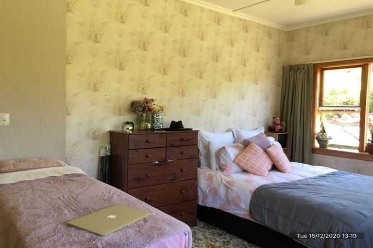 Photo of property in 74 Durie Vale Road, Durie Hill, Whanganui, 4500