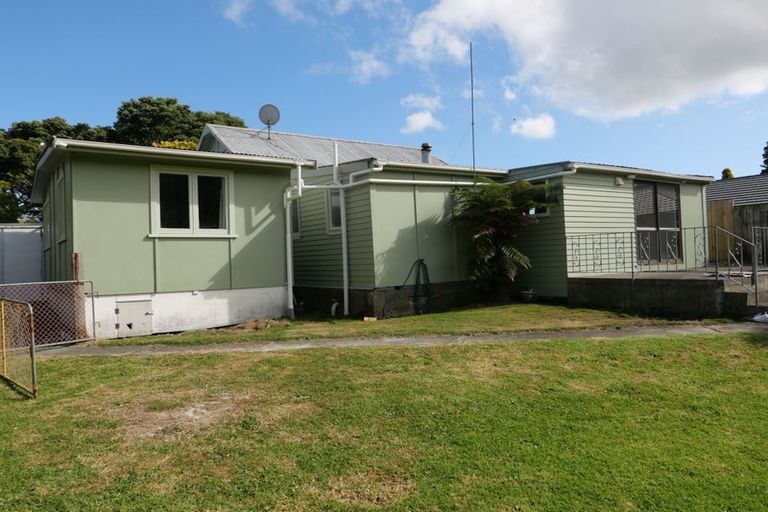 Photo of property in 88 Amohia Street, Paraparaumu, 5032