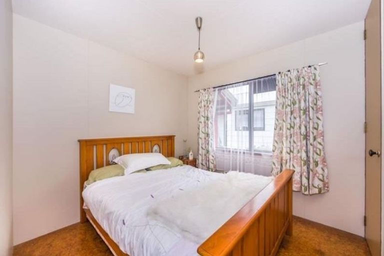 Photo of property in 20a Ocean View Road, Hatfields Beach, Orewa, 0931