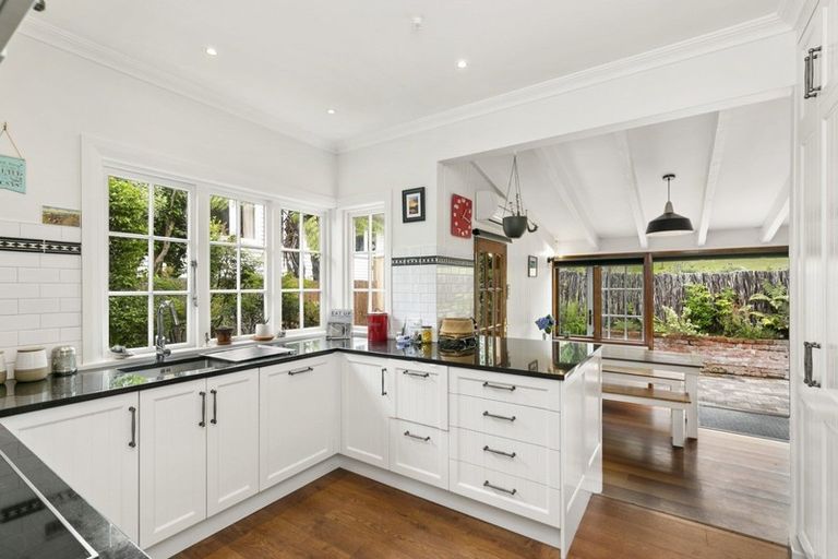 Photo of property in 38 Cashmere Avenue, Khandallah, Wellington, 6035