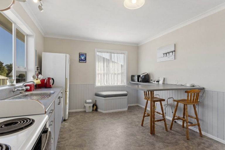 Photo of property in 12 Saint Annes Street, Levin, 5510