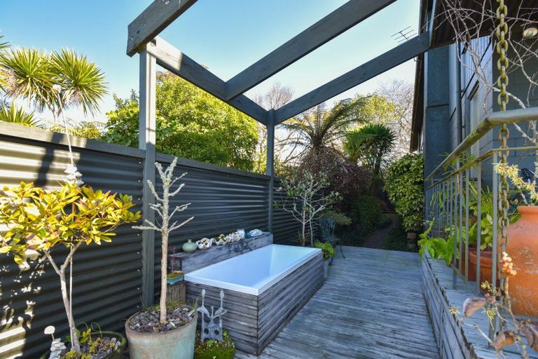 Photo of property in 125 Koutu Road, Kawaha Point, Rotorua, 3010