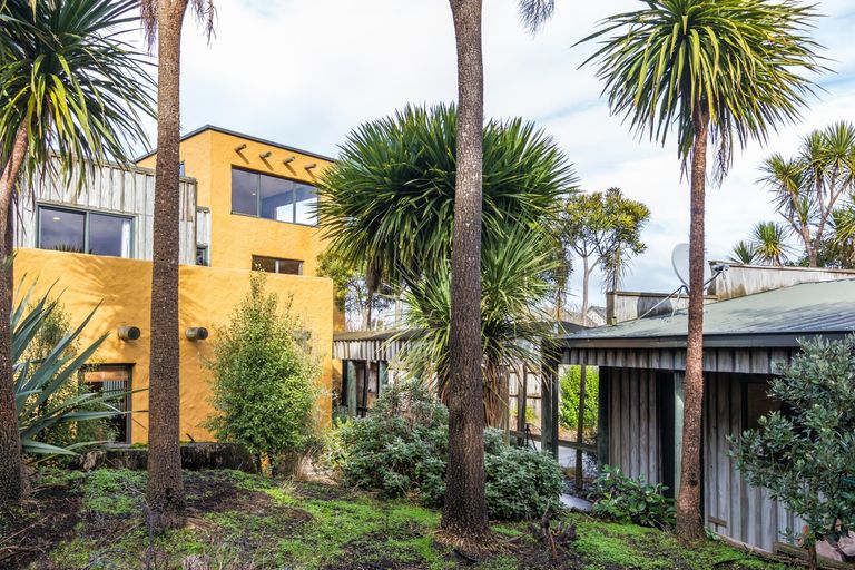 Photo of property in 6 Astelia Way, Waipahihi, Taupo, 3330