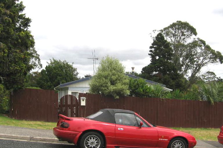 Photo of property in 44 Tiri Tiri Road, Birkdale, Auckland, 0626