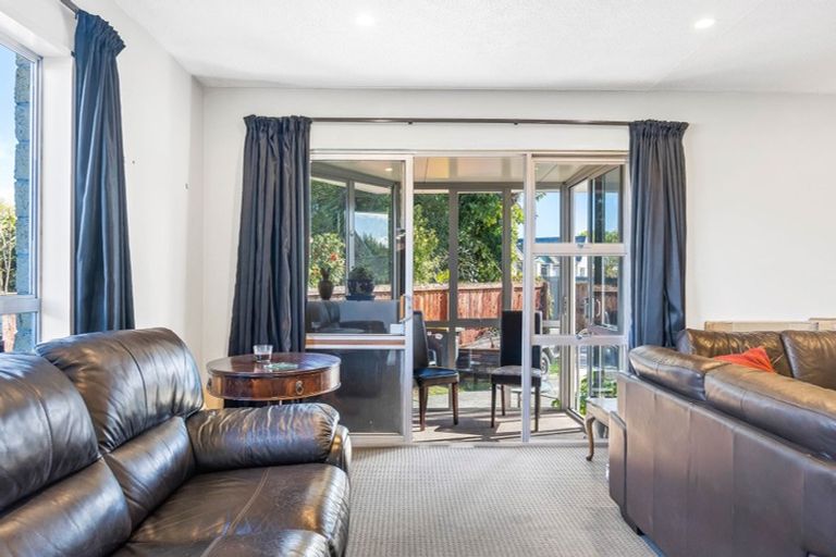 Photo of property in 1/6a Chipping Lane, Redwood, Christchurch, 8051