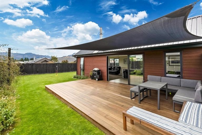 Photo of property in 24 Mount Nicholas Avenue, Wanaka, 9305