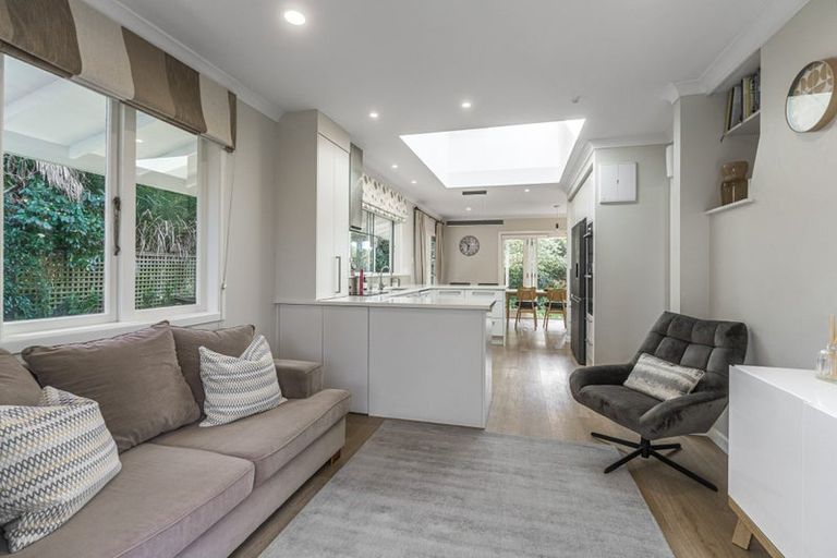 Photo of property in 12 Midway Avenue, Castor Bay, Auckland, 0620