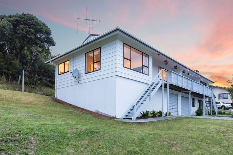 Photo of property in 49a Albatross Close, Whitby, Porirua, 5024