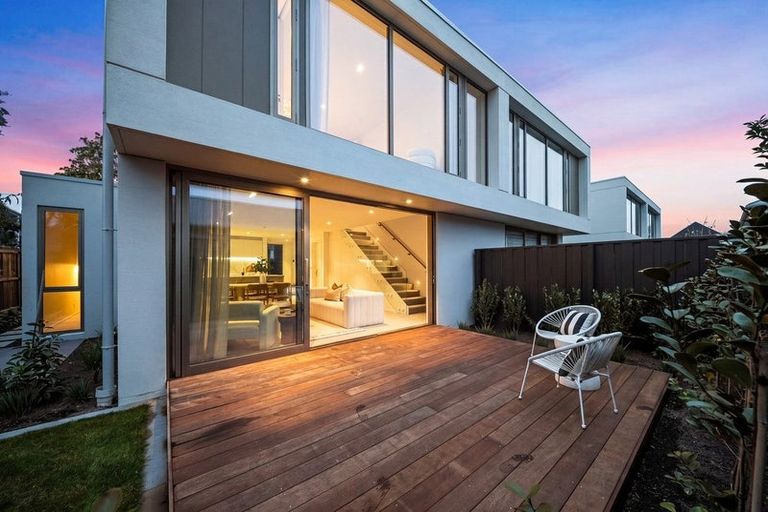Photo of property in 4/22 Clissold Street, Merivale, Christchurch, 8014