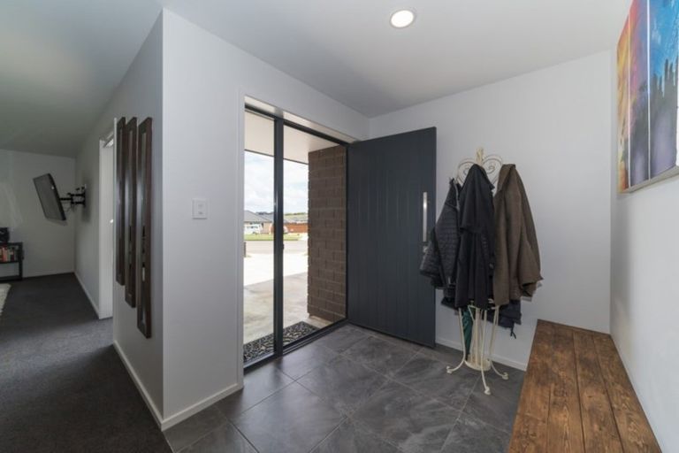 Photo of property in 24 Macdonald Heights, Feilding, 4702