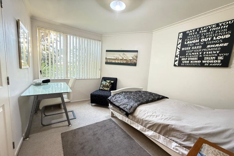 Photo of property in 404a Te Atatu Road, Te Atatu Peninsula, Auckland, 0610