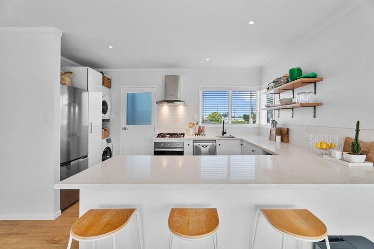 Photo of property in 1/181 Forrest Hill Road, Forrest Hill, Auckland, 0620