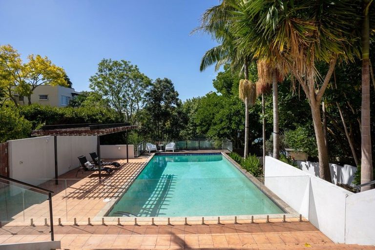 Photo of property in 1 Marine Parade, Herne Bay, Auckland, 1011