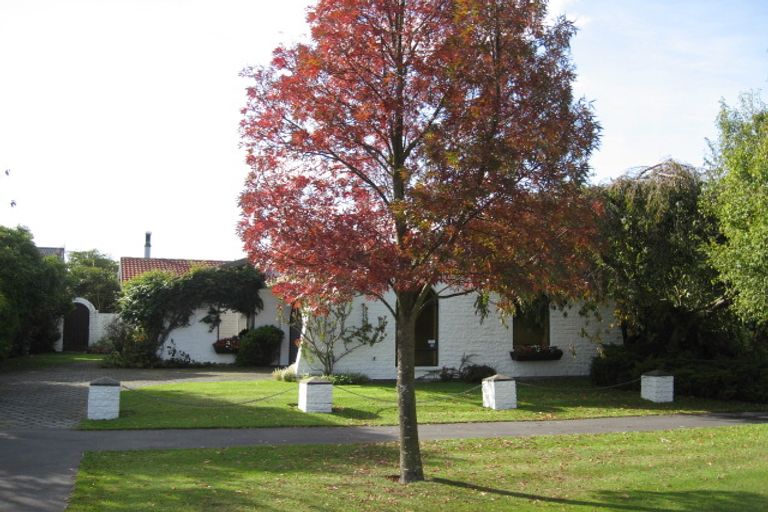 Photo of property in 28 Montclare Avenue, Ilam, Christchurch, 8041