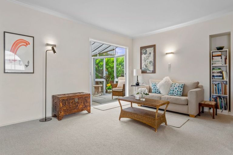 Photo of property in 1/17 Craig Road, Milford, Auckland, 0620