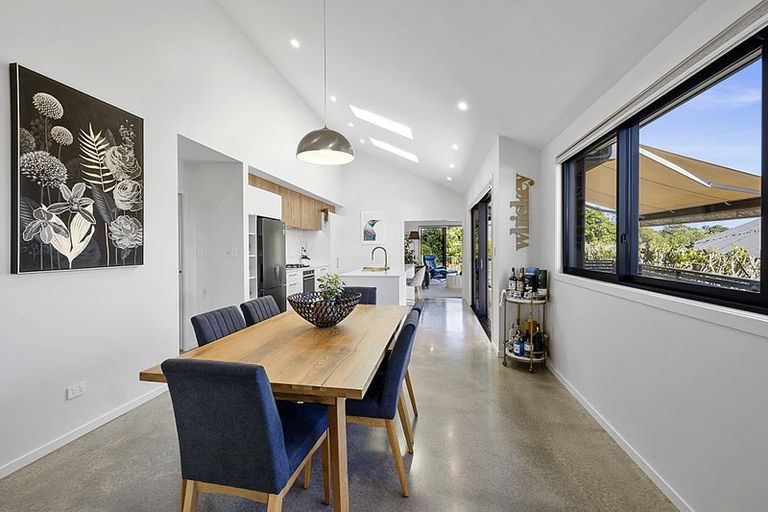 Photo of property in 2/31 Links Drive, Waiwhakaiho, New Plymouth, 4312