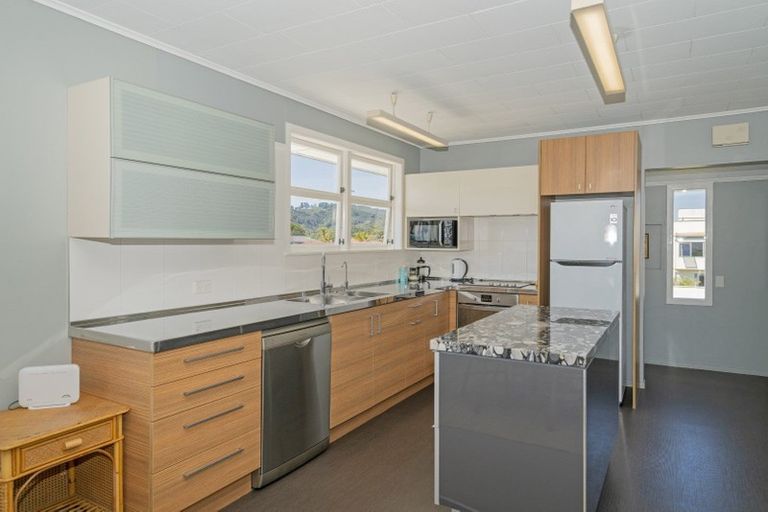 Photo of property in 13 Albert Street, Whitianga, 3510