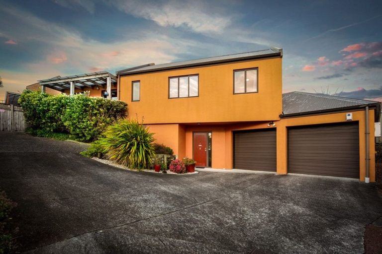 Photo of property in 6 View Ridge Drive, Ranui, Auckland, 0612