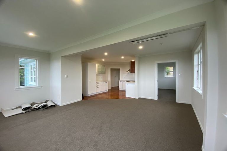 Photo of property in 167 The Ridgeway, Mornington, Wellington, 6021